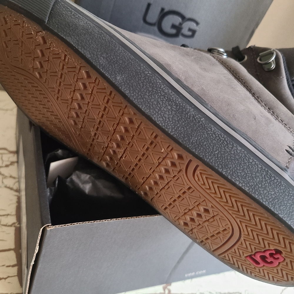 UGG 8 Mens M Brock II Excellent Condition - Picture 5 of 7
